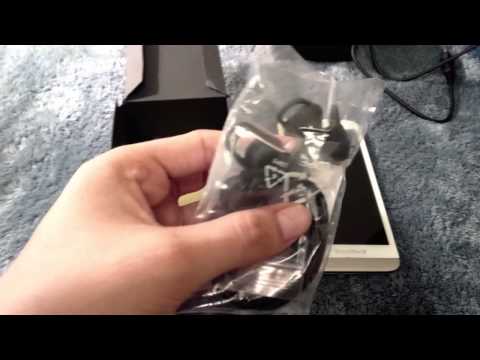White BlackBerry Z30 Unboxing/Quick Look