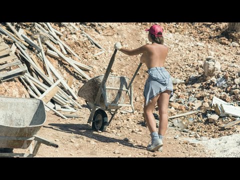 DIY - Stone house in 12 days. The neighbours were shocked