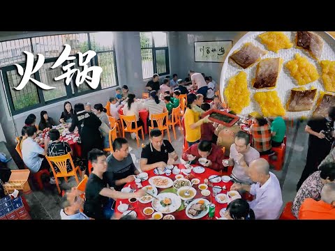 【粤语】广东汕头一家火锅店，每天下午6:30准时排起米长队，凭借独创刀工，让食客追捧整整24年！