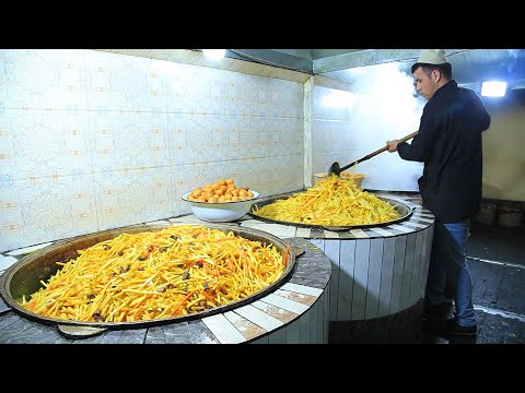 Pilaff in the three large pots