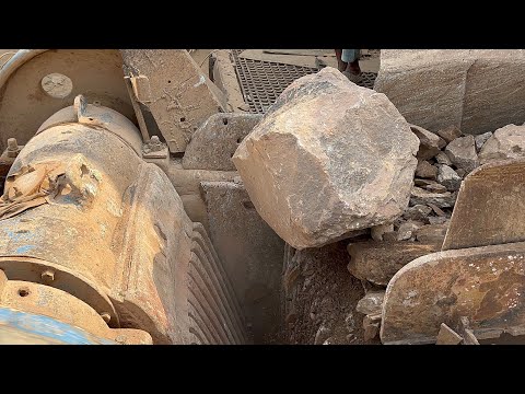"Big Rock Crusher Machine: A Giant in Action"Big Rock Crushing: A Powerful Process"20 April 2025