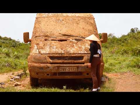 Uma mulher renova uma van abandonada e a transforma em um espaço para festas itinerante