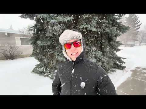 A Ukrainian became homeless in Canada?! 😳 What happened to Canada??