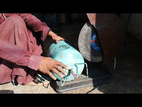Incredible Metal stove made from an old AC gas cylinder