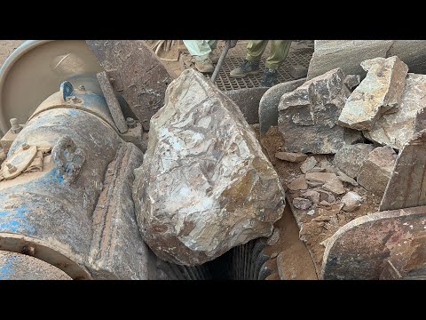 "Big Rock Crusher Machine: A Giant in Action"Big Rock Crushing: A Powerful Process"#stonecrusher