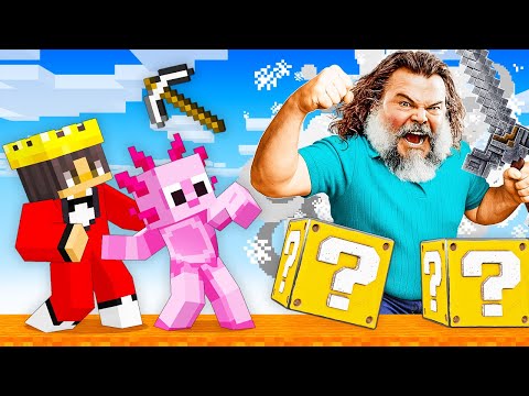Playing a MINECRAFT MOVIE LUCKY BLOCK RACE in Minecraft!