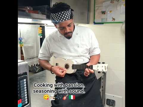 " Cooking with passion, seasoning with sound." 😋👨🏻‍🍳🎶🎸🇮🇹 #trending #shorts #viral #food #cooking