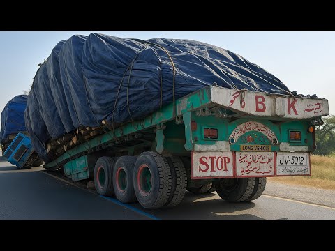 Overloaded 22 Wheeler Overturned on Highway – Broken Center Joint Repaired Instantly by Mechanics