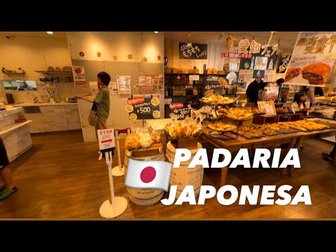 CAFÉ DA MANHÃ EM UMA PADARIA JAPONESA