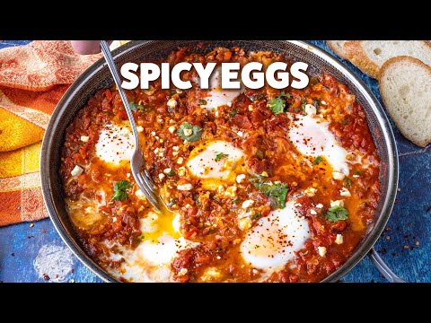 Shakshuka Recipe (Eggs Poached In Spicy Tomato Sauce)