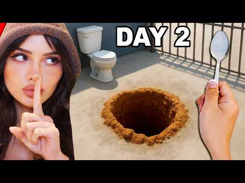 Escaping PRISON With Only a SPOON In Roblox..