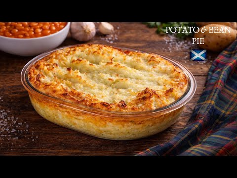 Cheesy potato & baked bean pie | Delicious and easy recipe
