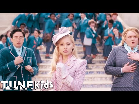 Elphaba & Glinda Arrive At Shiz (Opening Scene) | Wicked (2024) | TUNE: Kids