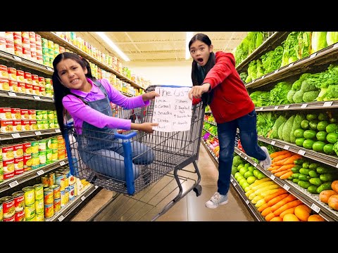Ellie &amp; Charlotte Shopping Race Adventure at Walmart 🛒