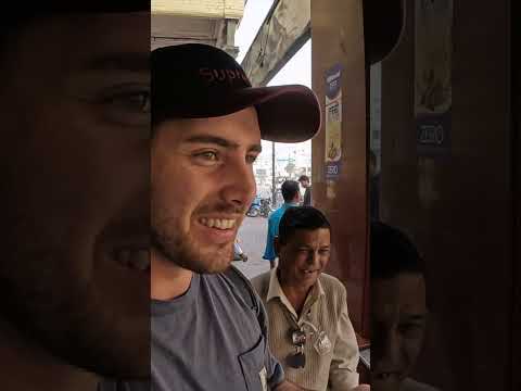 Bargaining for $2 Ray-Bans in India 🇮🇳