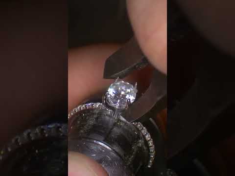 How to set an oval cut gemstone so it doesn’t fall out.