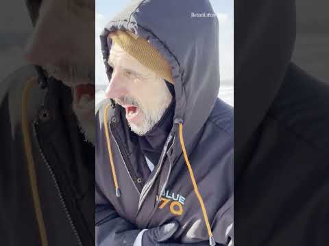 Two Michiganders take a plunge at Belle Isle in freezing temperatures