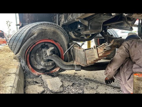 Hino Truck Front Tyre Blast & Axle are Broken Due to Overload