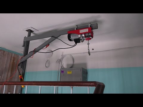 Подъемный кран в подъезде дома своими руками.