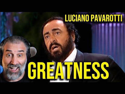singer reacts to Luciano Pavarotti sings "Nessun dorma" from Turandot