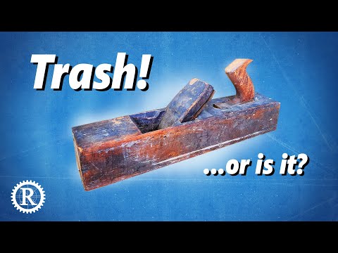 Thrift store wooden planes: total restoration, perfect shavings.