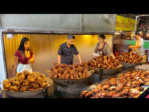 Crowds With Customers! Sold Out 200 Kg Fried Chicken By Hard Working Family | Thai Street Food