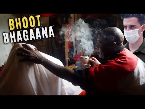 Tanzania Mein Ek Raksash Ko Witchdoctor Ke Sath Milkar Baghana