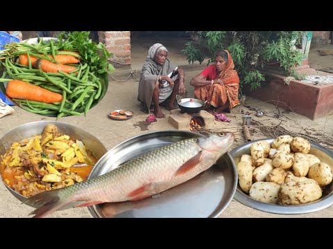 Very tasty mrigal FISH CURRY with KOCHU&and vegetables cooking and eating||village life style