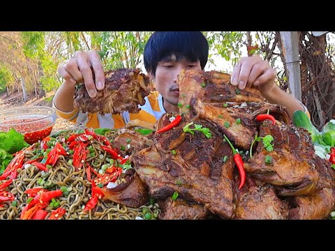 บะหมี่ซี่โครงหมูตุ๋นจิ้มซีฟู๊ดแกล้มผักสดแซ่บคักอีหลีครับพี่น้องMUKBANG EATING SHOW/โก้อีสานพาแดก