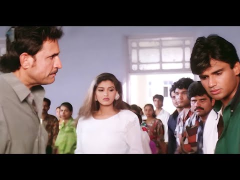 ये  COLLEGE तेरे बाप की नहीं है जो यहाँ लड़की पटाने आया है | Suniel Shetty Gaddaar   Movie Scene