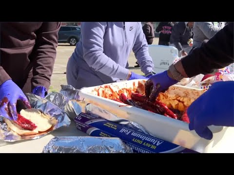 Abbeville seniors host po-boy sale for Project Graduation