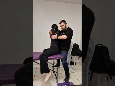 Манипуляция грудного отдела. #мануальнаятерапия #мануальныйтерапевт #hvla