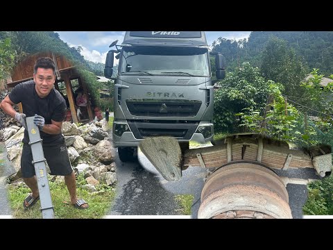 Go 100 km to change the car, the tractor carrying 100 tons of goods on Du Gia Dong Van pass
