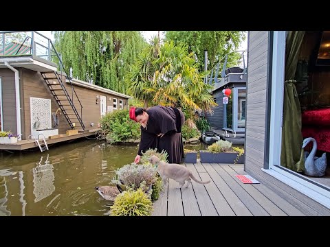 Inside Her Second Floating Oasis on London's Secret Island 🏝️ 60sqm/645sqft House
