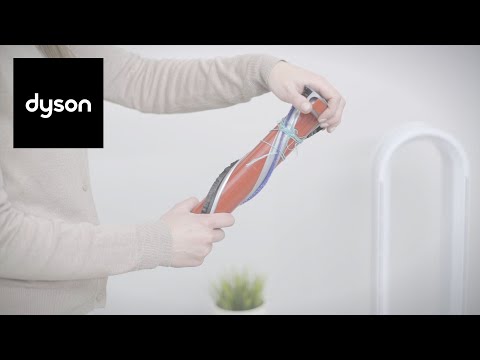 How to reset the High Torque motorhead on your Dyson V11™ Outsize cordless vacuum