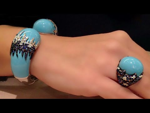 TREASURE OF PERSIA: ROYAL TURQUOISE OF NISHAPUR