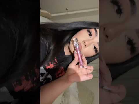 gloss or no gloss? 🫦 #lipgloss #glitterlipgloss #lipcombo #makeup #beauty #youtubeshorts