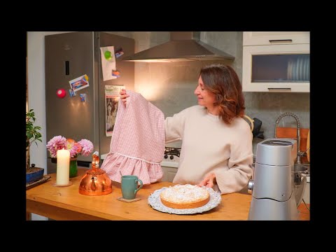 Slow everyday life: autumn tart, hot coffee, and creative sewing at home