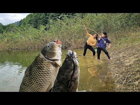 Traditional Fishing Techniques - The Free Life of a Single Mother and Her Passionate Daughter