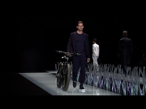 Giorgio Armani - 2016 Spring/Summer Menswear Fashion Show