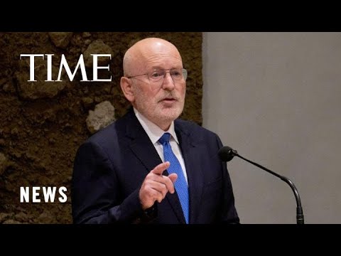 Dutch Government Collapses After Right-Wing Leader Wilders Walks Out