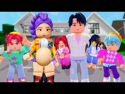 JINU & Baby Make RUMI and ZOEY PREGNANT in ROBLOX! MIRA was born in a Toilet! (Kpop Demon Hunters)