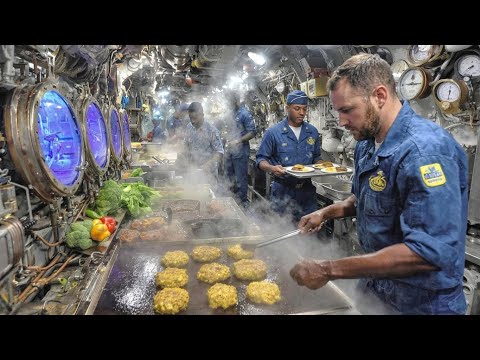 Как повара на подводных лодках готовят по 1000 блюд для подводников?