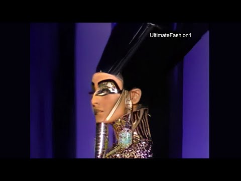 Christian Dior Haute Couture Spring Summer 2004 - backstage & full show