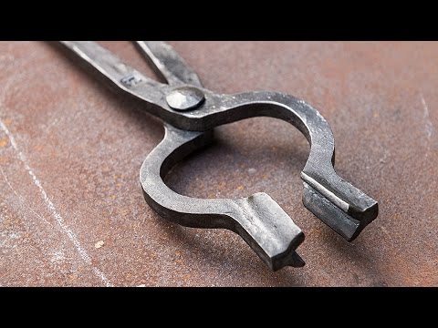 Blacksmithing - Forging a pair of bolt tongs