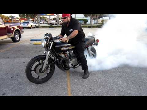 78 SUZUKI GS 1000 BURNOUT