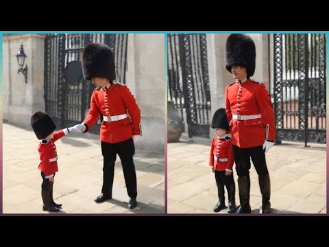 70 Moments When the Royal Guards Break Their Character in the Most Emotional Moments!