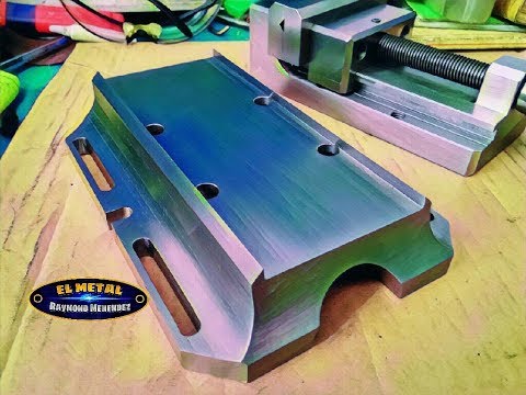 La base de una mordaza (The base of a gag)