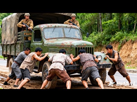 Shocking! To stop Japanese forces, a male agent uses his own body to block a Japanese vehicle.