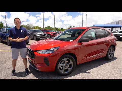 Is the 2023 Ford Escape ST-Line a BETTER compact SUV than a Toyota RAV4?